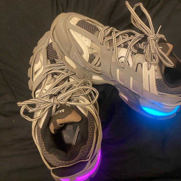 Grey Balenciaga tracks(LED) - Picture 4 of 5